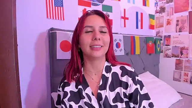 Snapshot of violeta_blaze1 chatting on June 29, 2026, 2:18 am violeta blaze1 online show from June 29, 2026, 2:18 am