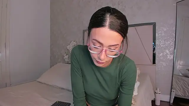 Arii wilde online show from April 28, 2026, 12:43 pm