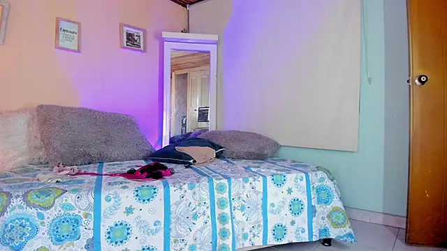 Exotic girl28 online show from March 16, 2026, 1:37 pm