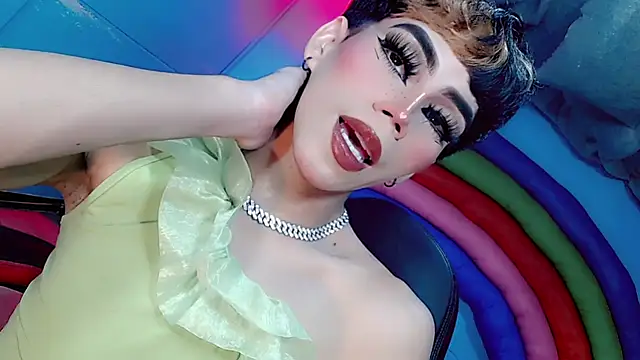 Snapshot of Gema_Jones_ chatting on July 16, 2026, 7:42 pm Gema Jones online show from July 16, 2026, 7:42 pm