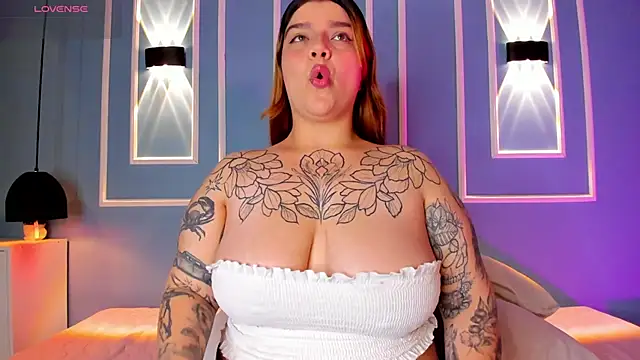 julieta zc online show from March 8, 2026, 3:32 am