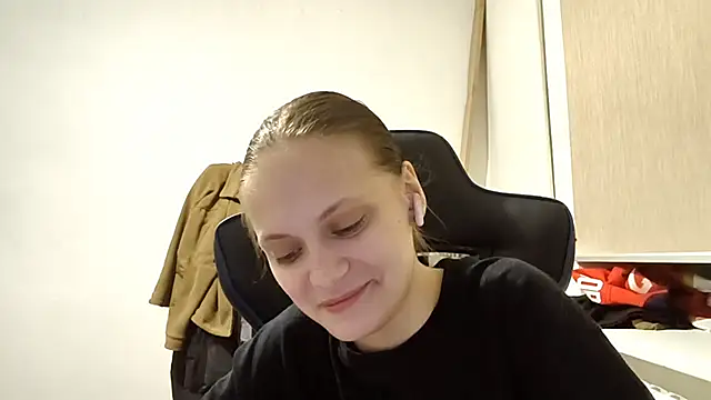 LuluSweetyGirl online show from March 16, 2026, 1:37 pm