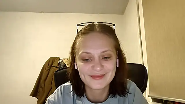 LuluSweetyGirl online show from March 17, 2026, 10:07 am