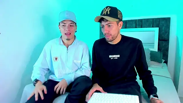 alex and christhoper online show from March 10, 2026, 11:10 pm