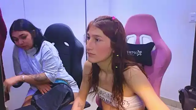 Snapshot of The_Wicked_Queens02 chatting on March 14, 2026, 6:19 am The Wicked Queens02 online show from March 14, 2026, 6:19 am