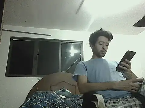 Snapshot of _iluvatar_ chatting on March 1, 2026, 7:38 pm iluvatar online show from March 1, 2026, 7:38 pm