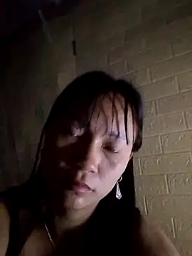 mami-rubi online show from May 1, 2026, 6:45 pm