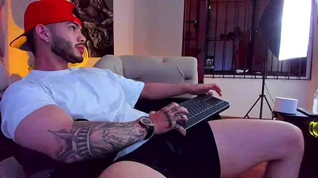 Snapshot of Vincentblack chatting on July 16, 2026, 12:22 pm Vincentblack online show from July 16, 2026, 12:22 pm