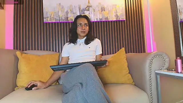 Snapshot of Elisasue chatting on May 22, 2026, 3:24 am Elisasue online show from May 22, 2026, 3:24 am