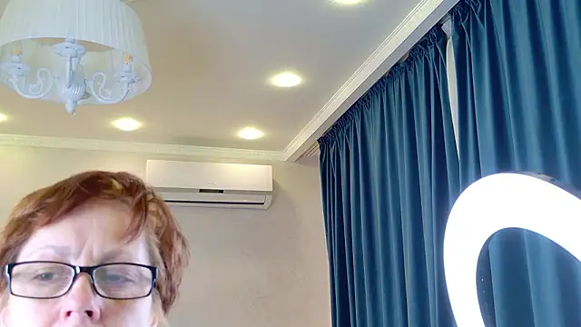 LioraWeiss online show from March 1, 2026, 6:59 am