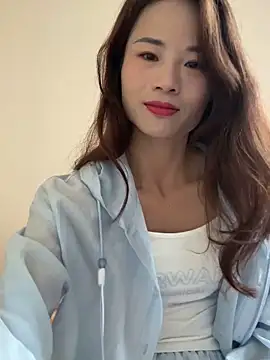 Mia-lp online show from April 28, 2026, 2:38 am