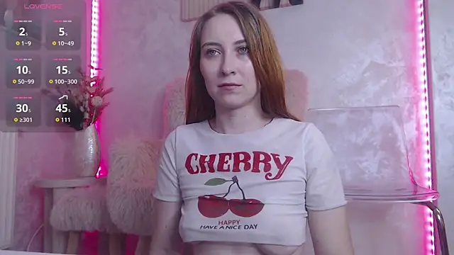 Snapshot of EmberLuna_ chatting on July 6, 2026, 6:21 am EmberLuna online show from July 6, 2026, 6:21 am