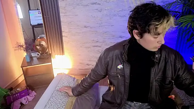 RedHood 1 online show from March 12, 2026, 4:18 am