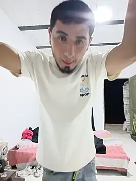 Santiag0122  online show from May 29, 2026, 2:09 am