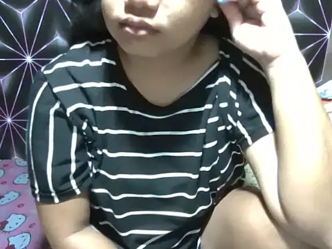 Flowerbebe online show from May 1, 2026, 6:01 pm