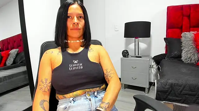 Snapshot of Amelie_Blake chatting on June 3, 2026, 11:35 am Amelie Blake online show from June 3, 2026, 11:35 am