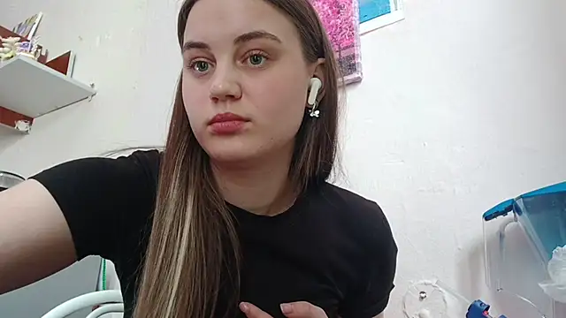 VeloraStar online show from March 5, 2026, 10:11 am