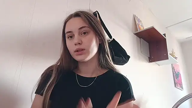 VeloraStar online show from April 7, 2026, 9:10 am