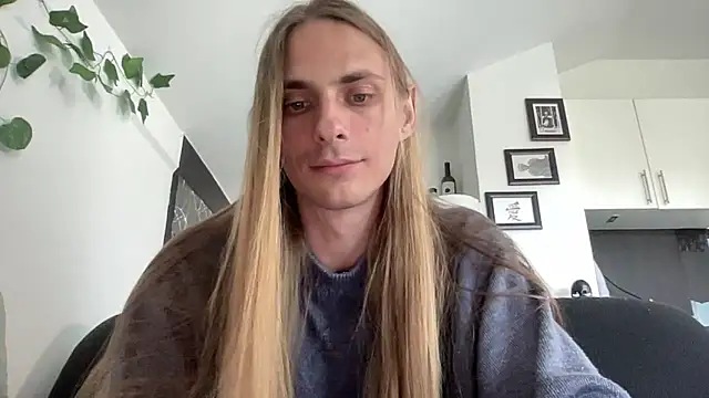 Snapshot of mi_chyort chatting on April 25, 2026, 2:47 pm mi chyort online show from April 25, 2026, 2:47 pm