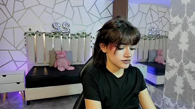 Snapshot of Cloee_tay1 chatting on May 27, 2026, 11:51 am Cloee tay1 online show from May 27, 2026, 11:51 am