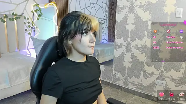 Snapshot of Cloee_tay1 chatting on June 7, 2026, 11:58 am Cloee tay1 online show from June 7, 2026, 11:58 am
