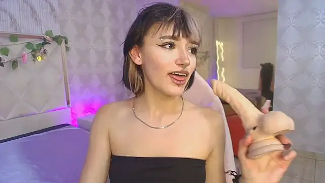 Cloee tay1 online show from July 18, 2026, 11:36 am