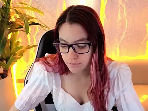 stefania tp online show from March 13, 2026, 12:45 pm