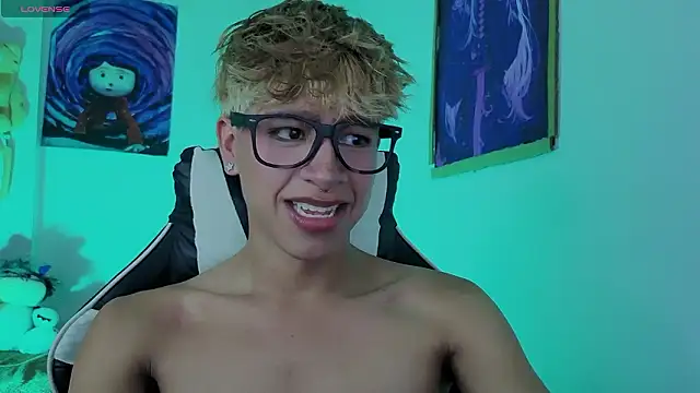 Ryan sweet online show from March 18, 2026, 11:52 pm