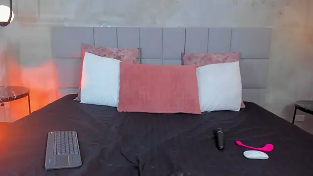 Olivia Sinclair online show from March 16, 2026, 12:53 pm