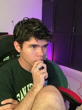 Camii pink online show from March 10, 2026, 6:35 pm