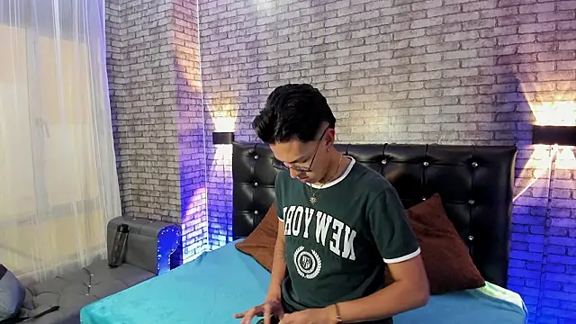 Lian Prince online show from March 9, 2026, 7:29 pm