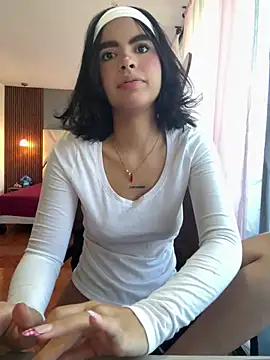 kitty rousse01 online show from April 24, 2026, 12:51 pm