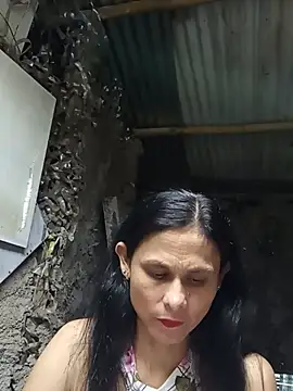 yuliitza4 online show from June 29, 2026, 11:49 pm