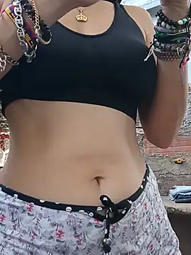 yuliitza4 online show from July 17, 2026, 2:45 pm