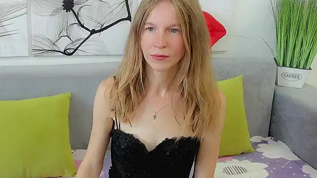 Mira XOo online show from July 20, 2026, 1:57 pm