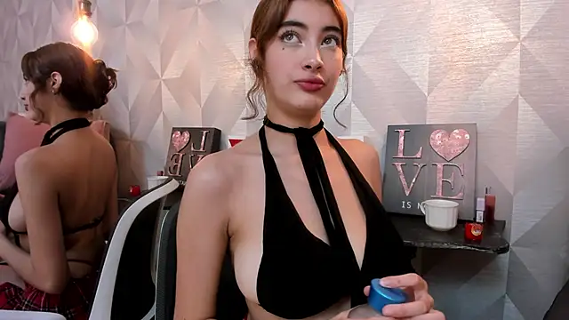 Scarlet 22  online show from March 11, 2026, 4:24 pm