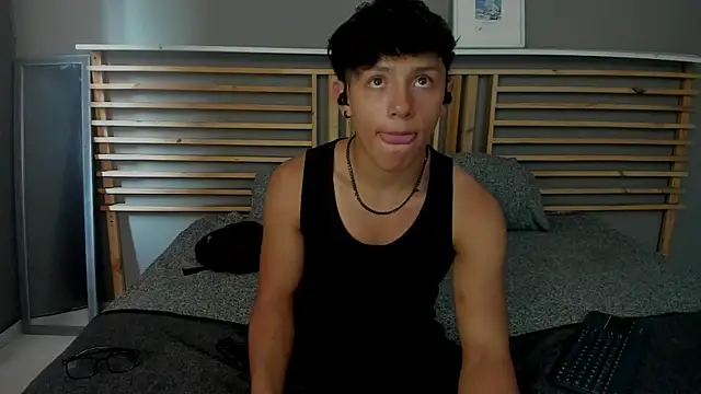 clark ken01 online show from April 28, 2026, 9:09 pm