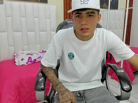 Snapshot of Thiago_collinss chatting on March 21, 2026, 9:40 pm Thiago collinss online show from March 21, 2026, 9:40 pm