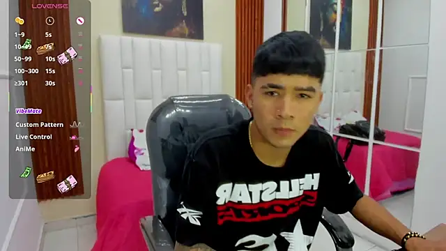 Snapshot of Thiago_collinss chatting on April 22, 2026, 10:11 pm Thiago collinss online show from April 22, 2026, 10:11 pm