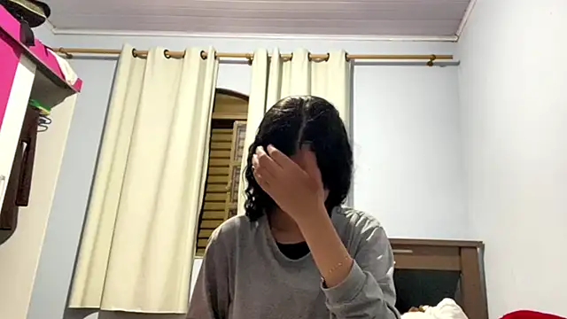 IvyDesirer online show from March 12, 2026, 2:07 am