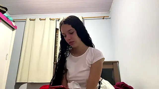 IvyDesirer online show from March 18, 2026, 2:47 am