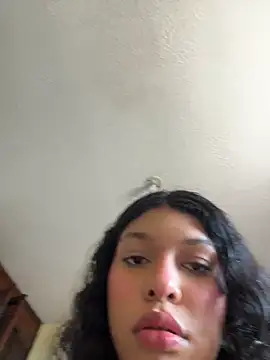 Snapshot of Sophiemoo_ chatting on June 20, 2026, 2:53 pm Sophiemoo online show from June 20, 2026, 2:53 pm