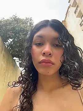 Snapshot of Sophiemoo_ chatting on July 5, 2026, 2:46 pm Sophiemoo online show from July 5, 2026, 2:46 pm