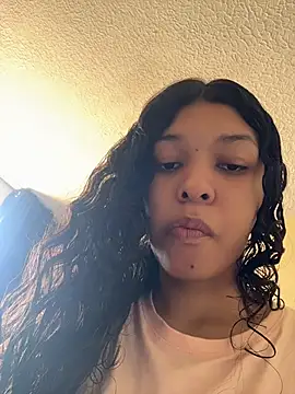 Snapshot of Sophiemoo_ chatting on July 31, 2026, 3:33 pm Sophiemoo online show from July 31, 2026, 3:33 pm