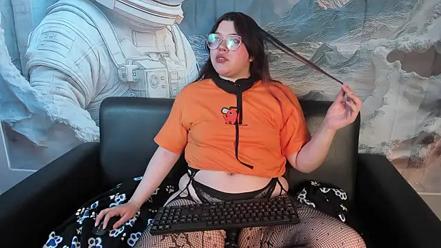 NicoleeDemara online show from March 14, 2026, 7:30 pm