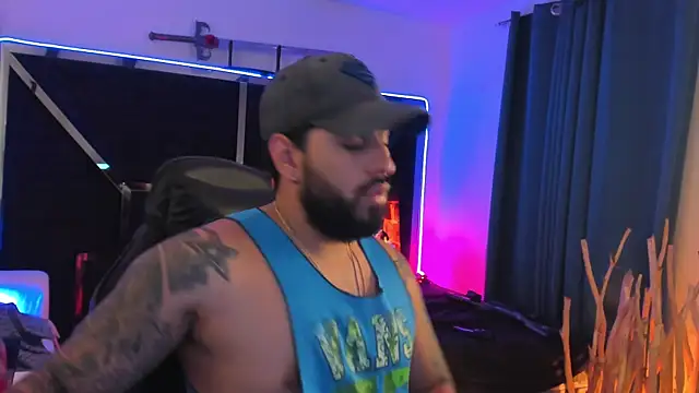 Snapshot of ostin-big21 chatting on April 8, 2026, 10:32 pm ostin-big21 online show from April 8, 2026, 10:32 pm