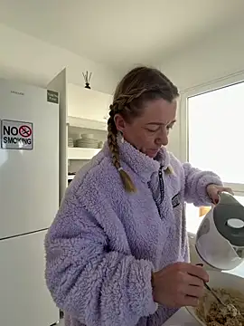 FitAnna online show from March 9, 2026, 7:01 am