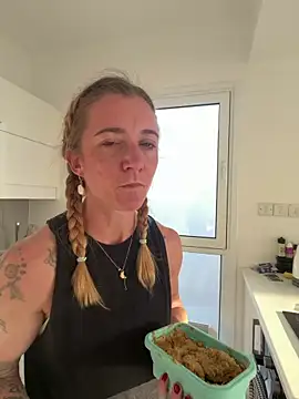 FitAnna online show from March 11, 2026, 2:56 pm