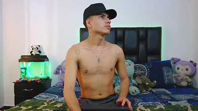 Dereek Hot online show from May 14, 2026, 4:08 am