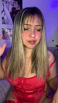 Moon Velvet  online show from March 18, 2026, 10:57 pm